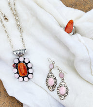 Load image into Gallery viewer, Orange Spiny, Pink Conch and Topaz Cluster Pendant