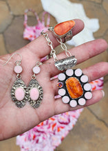 Load image into Gallery viewer, Orange Spiny, Pink Conch and Topaz Cluster Pendant
