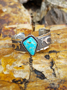 Kingman Turquoise Ruffle Cuff with Elk Antlers