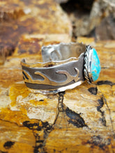 Load image into Gallery viewer, Kingman Turquoise Ruffle Cuff with Elk Antlers
