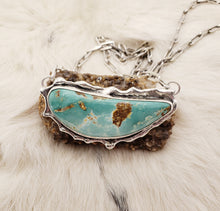 Load image into Gallery viewer, The Bowed Fox Turquoise Necklace
