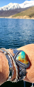 Natural Bisbee Turquoise Heart Ruffle Cuff (Oval)