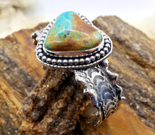 Load image into Gallery viewer, Natural Bisbee Turquoise Heart Ruffle Cuff (Oval)
